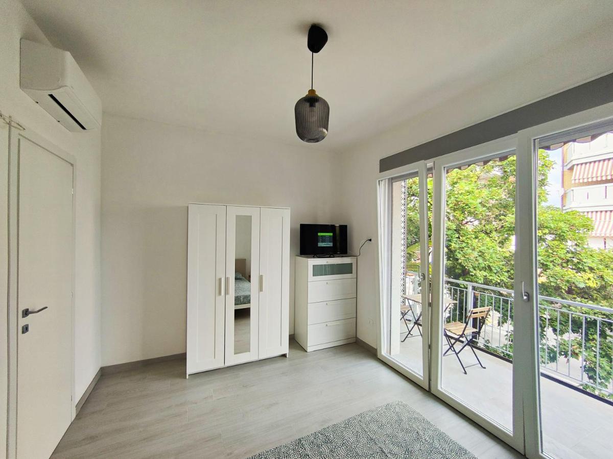 マリーナ・ディ・マッサ Cytrus Apartamentヴィラ エクステリア 写真