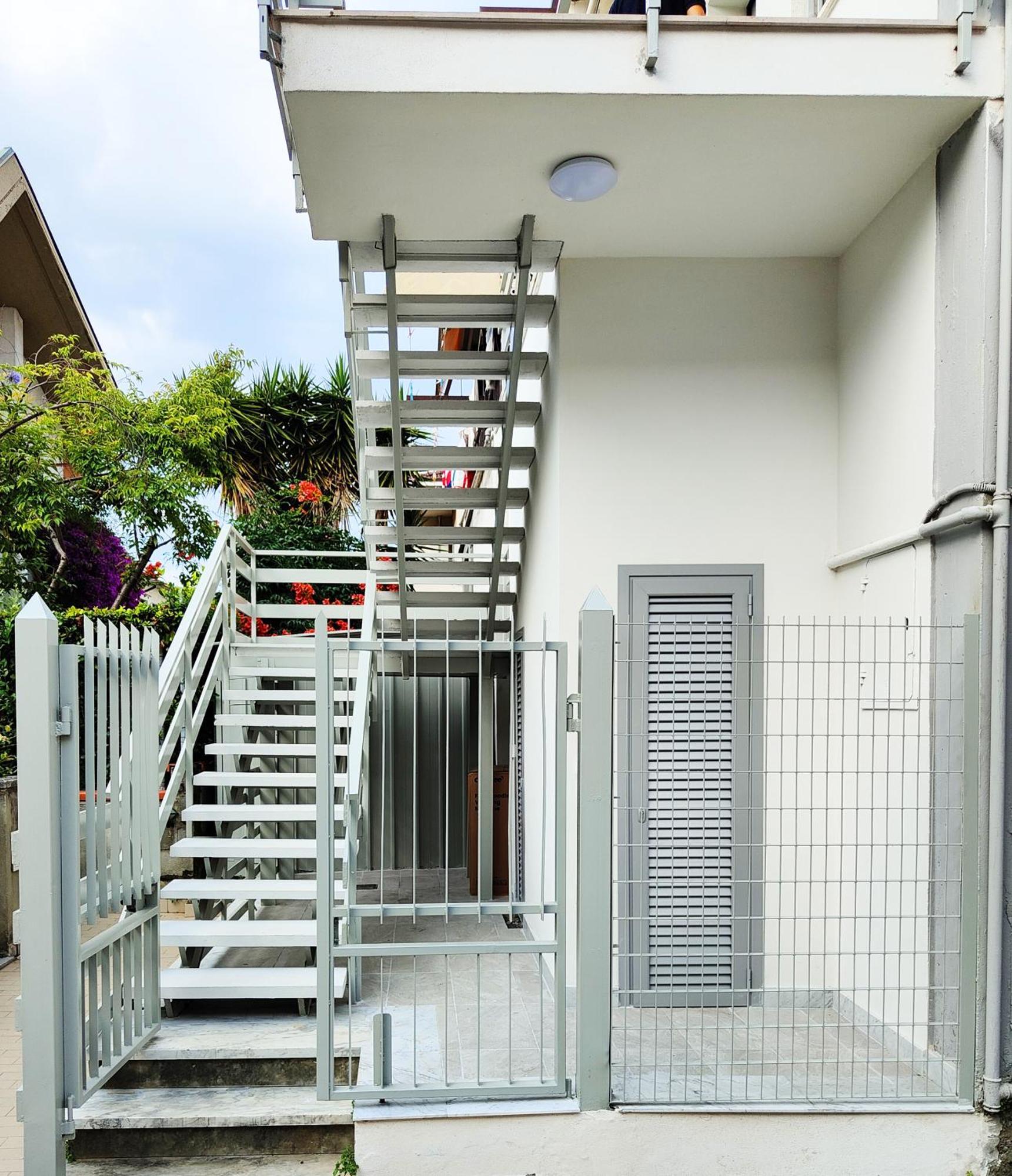 マリーナ・ディ・マッサ Cytrus Apartamentヴィラ エクステリア 写真