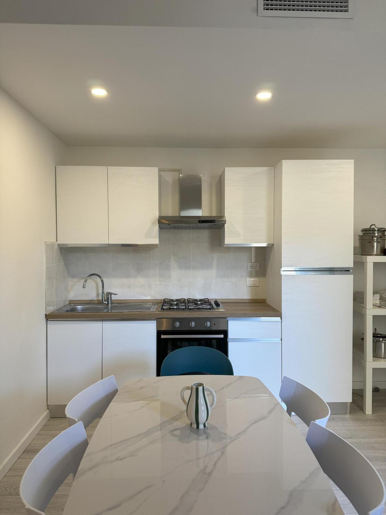 マリーナ・ディ・マッサ Cytrus Apartamentヴィラ エクステリア 写真